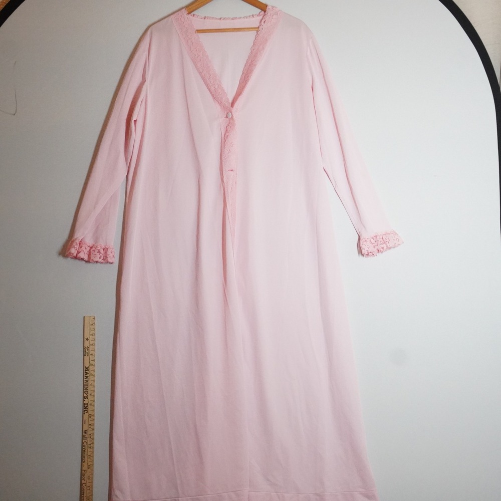 Vintage Pink Lace Trim Long Sleeve Full Length Button Front Robe Pastel Pink